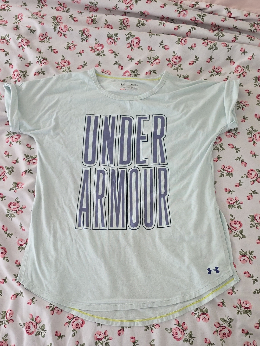 Under Armour Girls Youth Large (YLG) Graphic Tee!